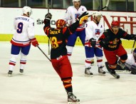 Puesta a punto de las selecciones de hockey hielo en Jaca