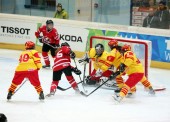 Debut con derrota de la selección femenina de hockey hielo ante Canadá en la Universiada