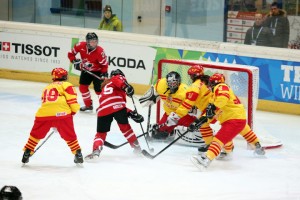 Imágenes durante el partido de la selección española de hockey hielo femenino frente a Canadá. Fuente: Javier Rebolledo/FEDH