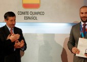 Manuel Martínez recibe su bronce 9 años después