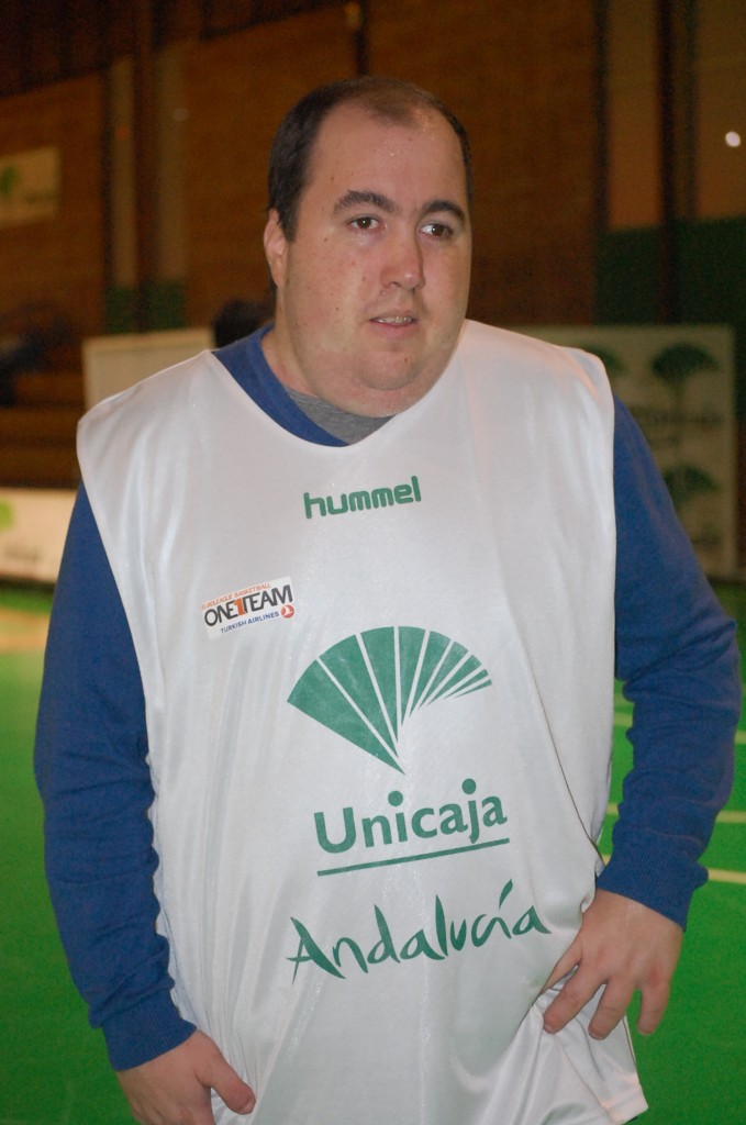 Jorge durante su entrenamiento de baloncesto. Fuente: Laura Pérez Torres/Avance Deportivo