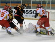 España golea a Turquía en el hielo de Jaca