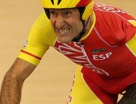 Los ciclistas españoles quedan eliminados a las primeras de cambio