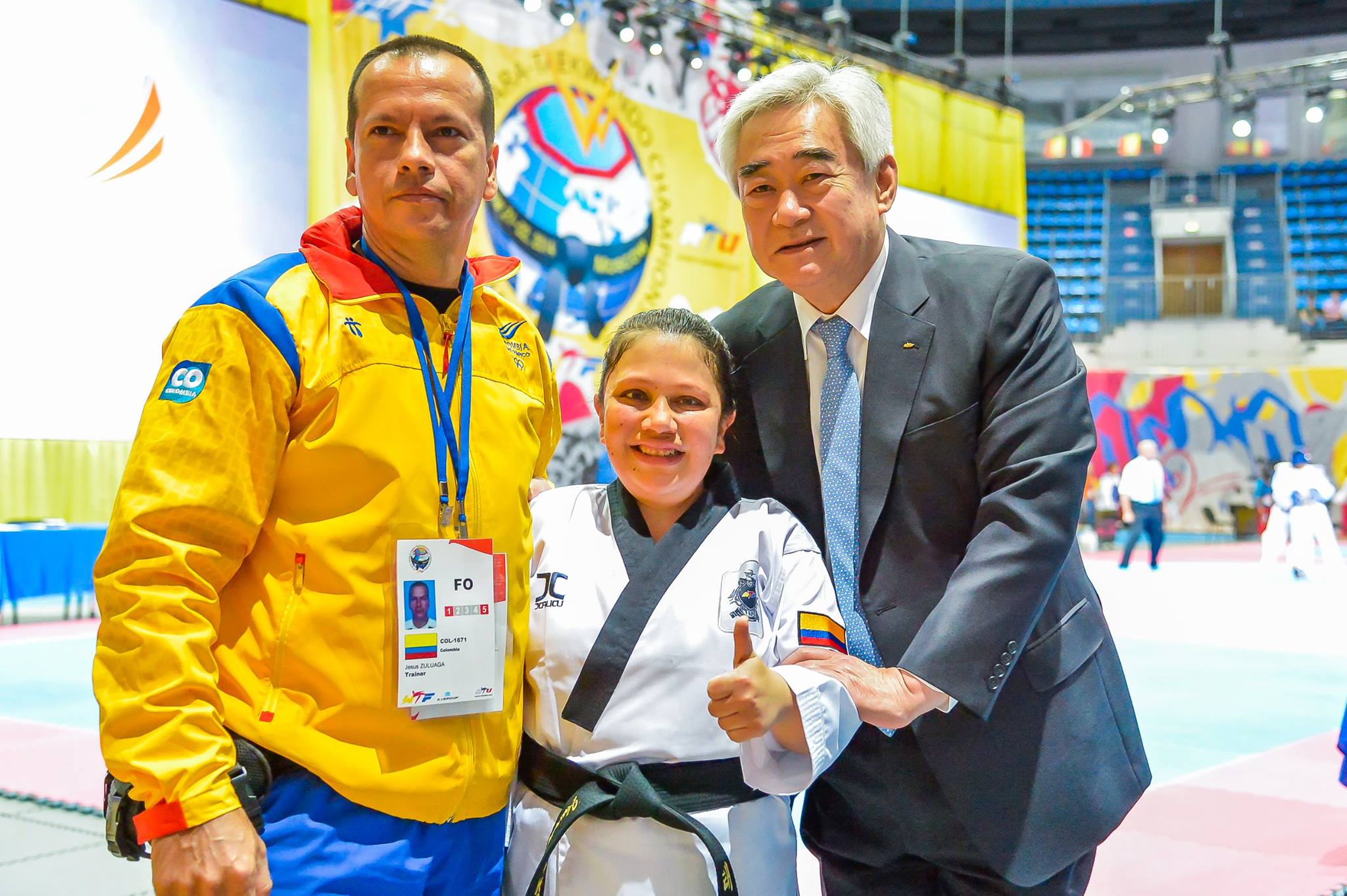 El presidente de la World Taekwondo Federation el Dr. Chungwon Choue (der.) en el Campeonato Mundial de Para-Taekwondo (Moscú). Fuente: AD  