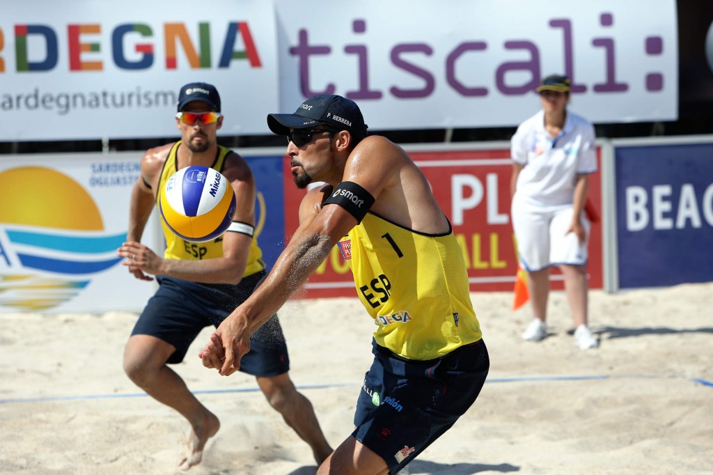 herrera_gavira_cuartoseuropeo voley playa