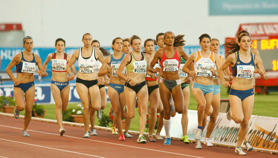 Prueba femenina de 1500 metros en el IX Meeting Iberoamericano de Huelva, 2013. Fuente: RFEA