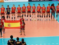 España vende cara su derrota ante las checas