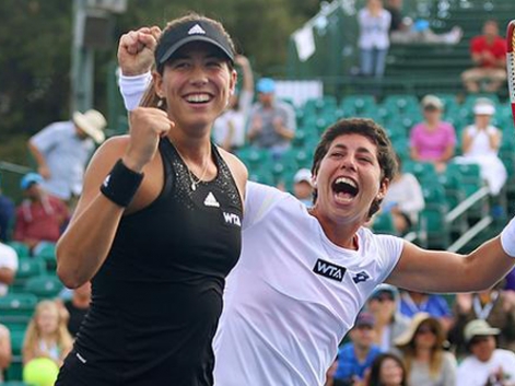 Garbiñe Muguruza y Carla Suárez han logrado su primer título como dobles en el WTA en Stanford. Fuente: RFET