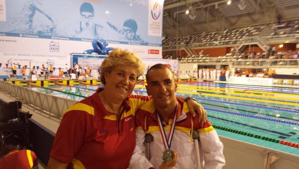 Martínez Tajuelo tras lograr la medalla de plata en los 100 metros libres (S3). Fuente: AD