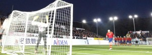 Niño antes de tirar un penalti. Fuente: IBSA