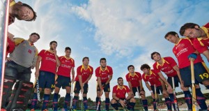 Roc, arriba a la izquierda, con los 'redsticks. Fuente: RFEH