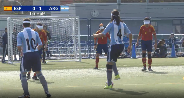 Un momento del partido entre España y Argentina en el Mundial.