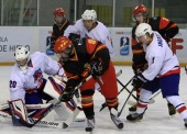 España arrolla a Serbia en el Mundial de hockey hielo