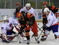 España arrolla a Serbia en el Mundial de hockey hielo