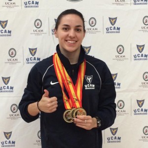 Beatriz Corrales con algunas medallas. 