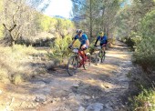 Mantecón y Skarnitzl vencen en la Costablanca Bike Race