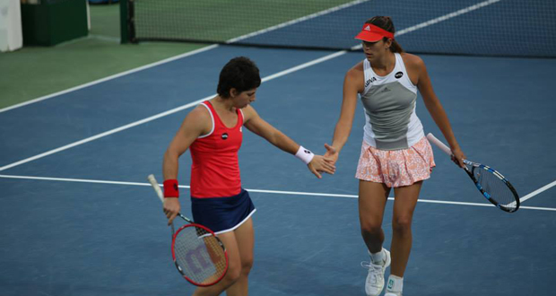 Carla Suárez y Garbiñe Muguruza durante la final de dobles. Fuente: Dubai Championship