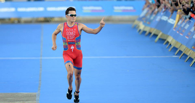 El 4 veces campeón del mundo de triatlón, Javier Gómez Noya, durante una prueba. Fuente: triathlon
