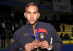 Pereira con el bronce Mundial. Fuente: esgrima.es