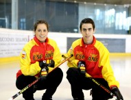 Los hermanos García, barriendo para el Mundial de Curling