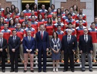 Felipe VI recibe a parte del equipo español que irá a Baku