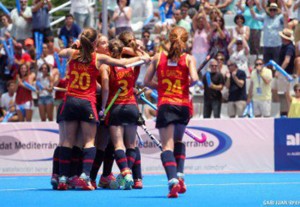 La selección española femenina de hockey hierba durante el encuentro con Sudáfrica. Fuente: Rfeh