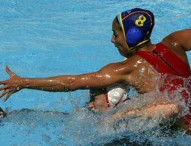 España pasa a cuartos invicta tras ganarle a Canadá (6-12)