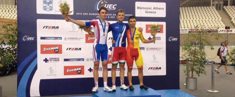Alberto Amores con la medalla de bronce. Fuente: Rfec