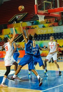 El equipo español de baloncesto durante en encuentro ante Italia. Fuente: http://tbilisi2015.com/