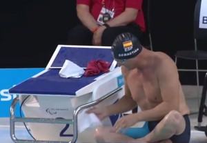 Sebastian Rodríguez antes de saltar a la piscina en la final de 200 libres. Fuente: AD