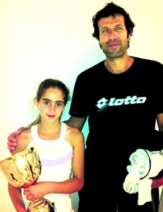 Carlota entrena desde muy joven con su entrenador, Ralph Kok. Fuente: AD