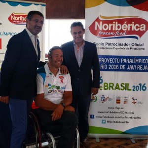 Javier Reja y su patrocinador Noribérica. Fuente Avance Deportivo