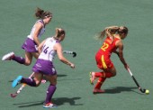 Triunfo de las 'redsticks' ante Escocia en el encuentro que cierra la serie de 3 (5-3) 