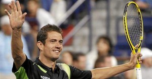 Guillermo García López, tras su victoria ante Mahut. Imágenes: AD