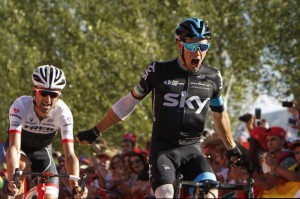 Victoria al sprint de Nicolas Roche sobre Zubeldia. Imágenes: RTVE