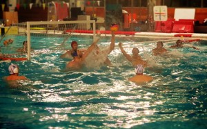 La selección de waterpolo durante un entrenamiento. Fuente: MC