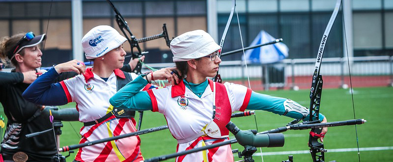 Las arqueras Mirene Etxebarría y Alicia Marín durante la Copa del Mundo en Shanghai. Fuente: World Archery