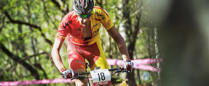 El granadino David Valero durante una prueba de mountain bike. Fuente: Andreas Dobslaff