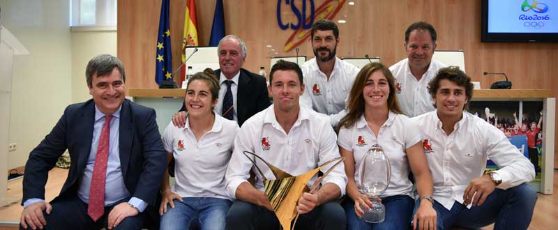  Primera fila, de izquierda a derecha: Miguel Cardenal, Patricia García, Matías Tudela, Marina Bravo y Ángel López. En la segunda fila: Alfonso Feijoo, José María Inchausti y José María Barrio. Fuente: CSD