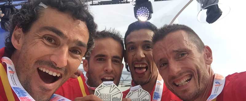 El equipo español, plata por equipos en la media maratón de Ámsterdam | Carles Castillejo