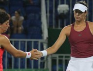 Garbiñe-Carla y Ferrer-Bautista avanzan de ronda en dobles