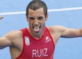 Jairo Ruiz logra el bronce en triatlón en Copacabana
