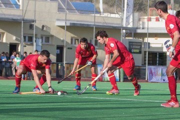 Los jugadores de la selección española en una acción del partido. Fuente: Juan Antonio Isla (AFP).