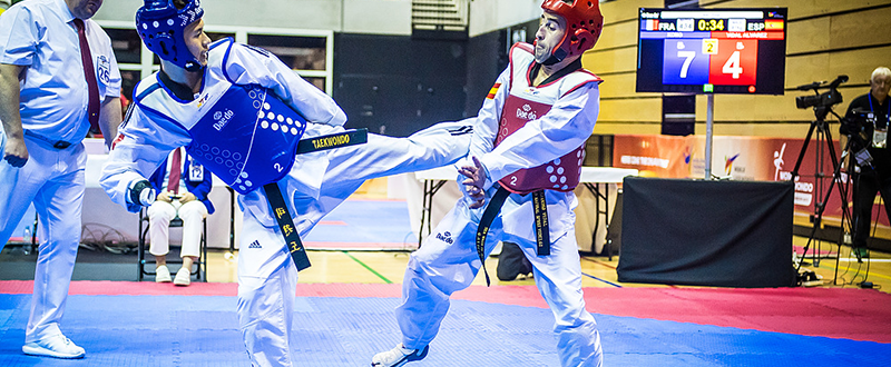 Álex Vidal (derecha) en el Mundial de Londres 2017. Fuente: worldtaekwondo.org