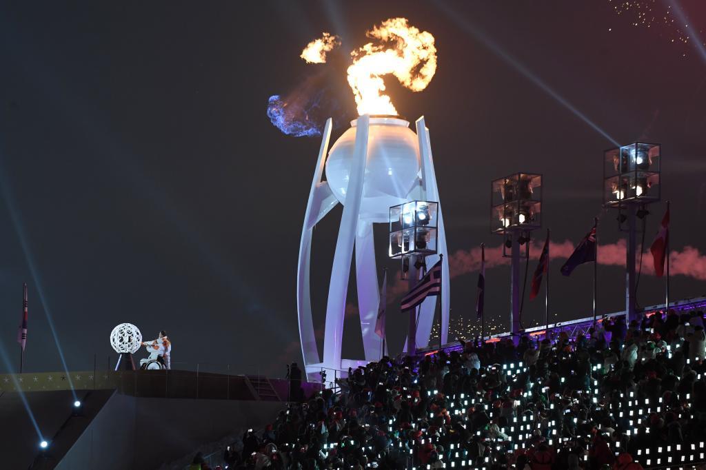 El pebetero encendido en la ceremonia inaugural de los juegos paralímpicos. Fuente: EFE Y AFP