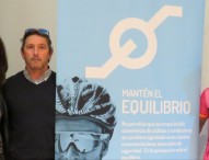 Se presenta a más de 200 jóvenes la campaña 'Mantén el equilibrio' para la convivencia de ciclistas y conductores 