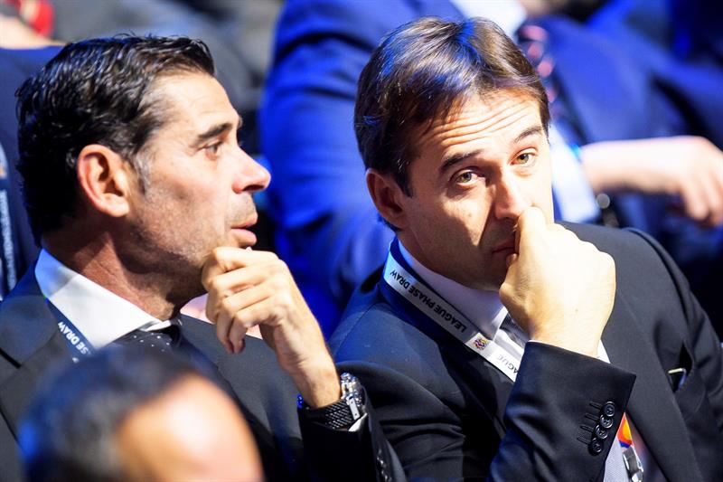 Hierro y Lopetegui. Fuente: EFE/ Jean-christophe Bott