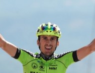 Óscar Rodríguez vence en una etapa histórica