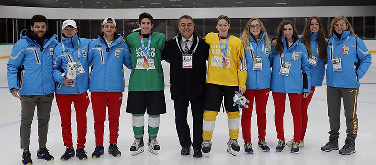 Equipo hockey hielo 3x3. Fuente: COE