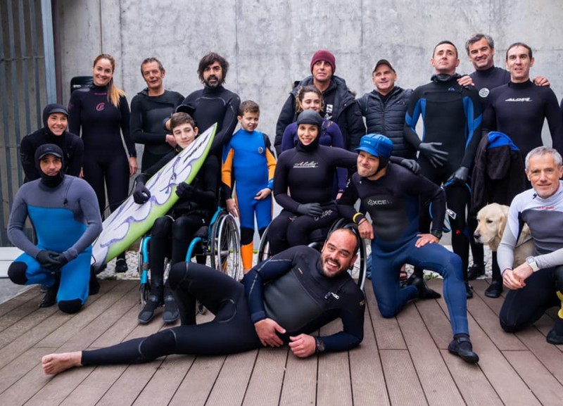Equipo español de surf adaptado. Fuente: FESurfing. 